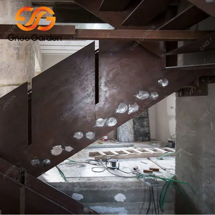 Corten Steel Staircase Thiab Phab Ntsa Cladding